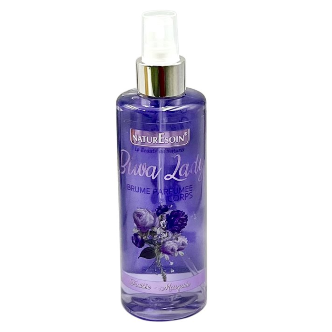 Nature-soin-biwa-lady-musgue-brume-parfume-Fruitee-250-ml-1-1.png NaturEsoin Biwa Lady Brume Parfumée Corps 250ml – Image 1