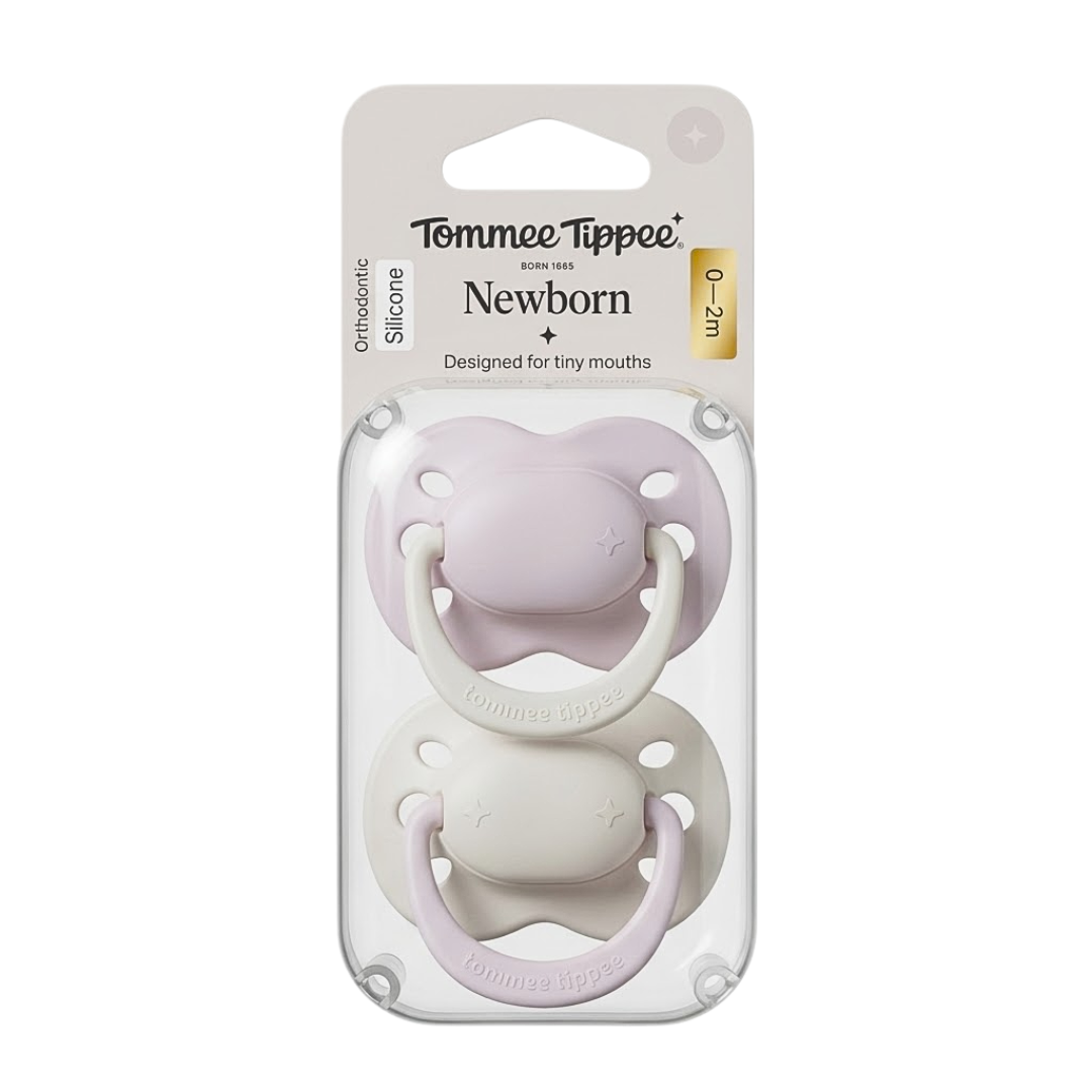Tommee-Tippee-2-Suc-Newborn-Girl-0-2m.png Tommee Tippee 2 Sucettes Newborn Girl 0-2mois – Image 1